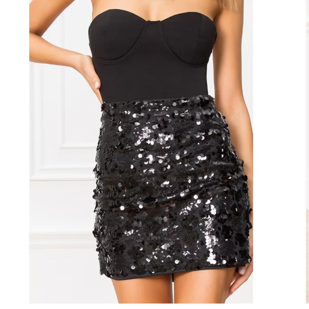 Superdown Daphne Sequin Mini Skirt (S - NWT, Black)